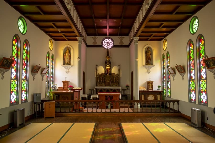Tsuwano church interior-min