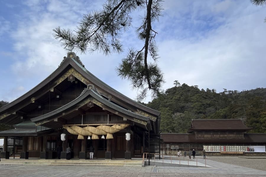 Izumo Shrine worship hall general view