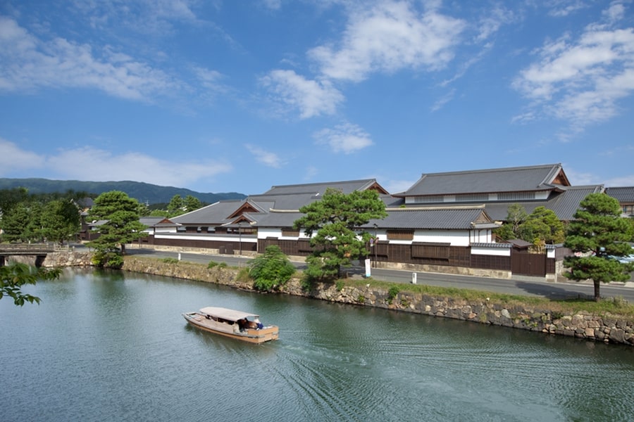 Matsue History Museum and moat
