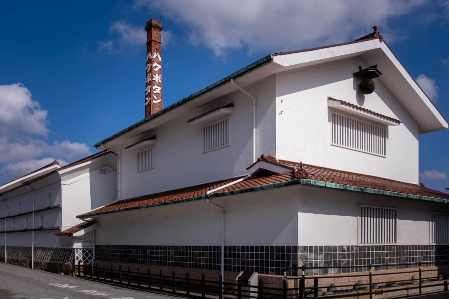 Hiroshima Saijo sake brewery storehouse