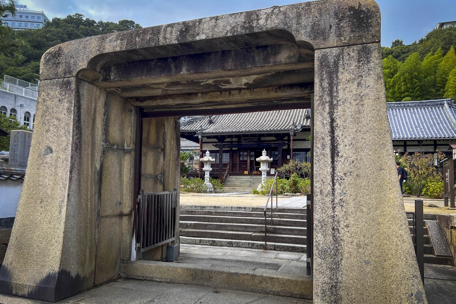 Onomichi Jiko-ji Temple main gate