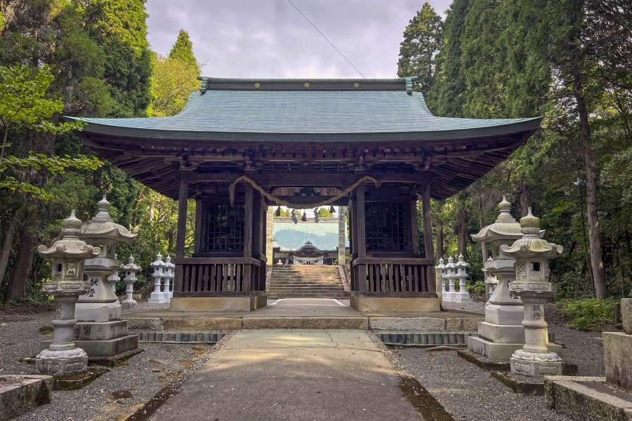 Sakakiyama Hachiman Shrine main gate
